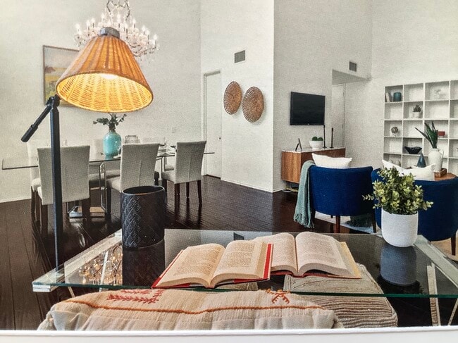 4949 Genesta Ave in Encino, CA - Building Photo - Building Photo