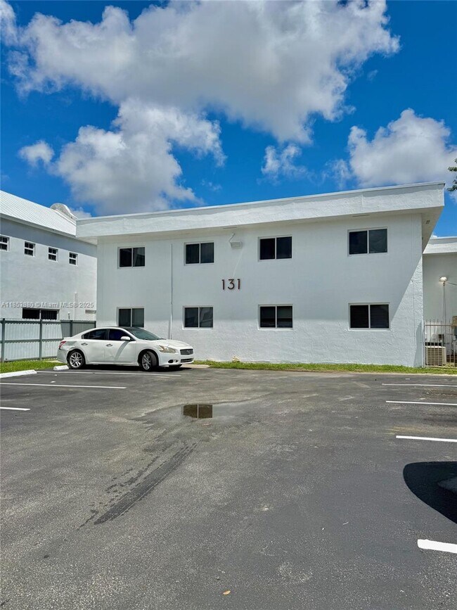 131 NW 77th St in Miami, FL - Building Photo - Building Photo