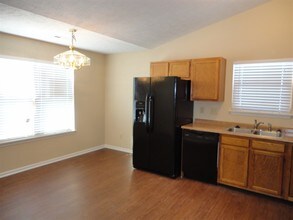 6813 Marksman Ct in Indianapolis, IN - Foto de edificio - Building Photo