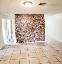 5939 NW 19th St in Lauderhill, FL - Building Photo
