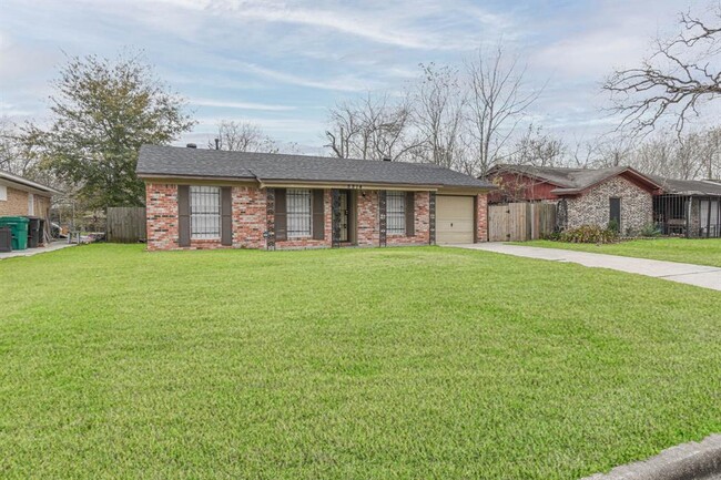 5214 Dumore Dr in Houston, TX - Building Photo - Building Photo