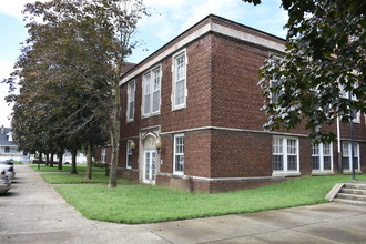 Stephen Foster Senior Living in Louisville, KY - Foto de edificio - Building Photo