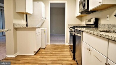 11818 Breton Ct in Reston, VA - Building Photo - Building Photo