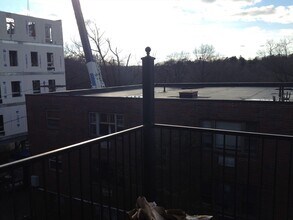 71 S Huntington Ave, Unit 3 in Boston, MA - Foto de edificio - Building Photo