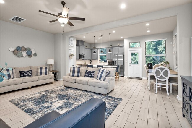 property at 579 Longleaf Pine Dr