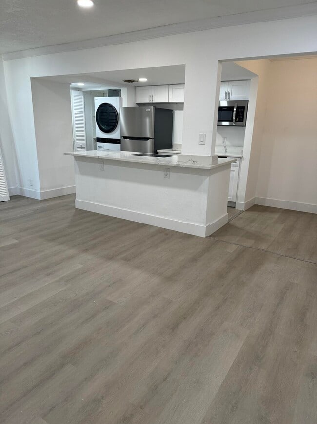 330 Cypress Dr