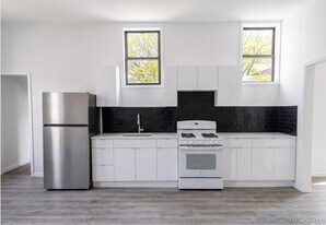 70-28 45th Ave in Queens, NY - Building Photo
