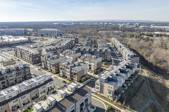 Commonwealth Place at Westfields in Chantilly, VA - Building Photo - Building Photo