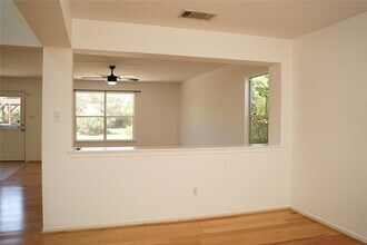 320 Phillips St in Hutto, TX - Building Photo - Building Photo