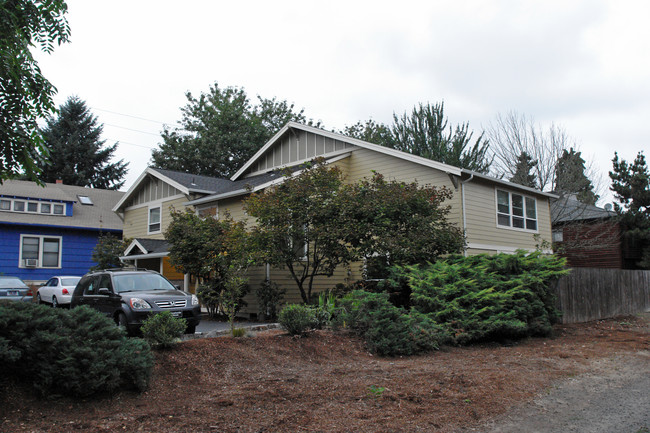 1731-1741 SE Harold St in Portland, OR - Building Photo - Building Photo