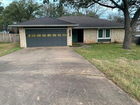 4404 Bouvet Ct in Austin, TX - Building Photo