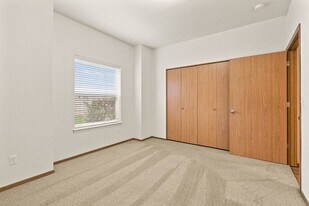 Cascade View in Vancouver, WA - Building Photo