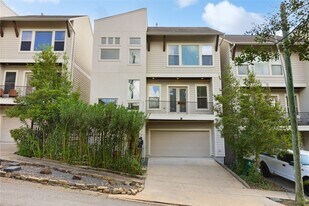 318 Patterson St in Houston, TX - Building Photo