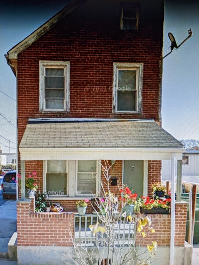 property at 7 N Franklin St