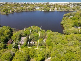 8415 Soundview Ave in Southold, NY - Building Photo