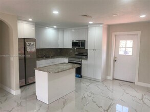 0000 SW 25th St in Miramar, FL - Building Photo - Building Photo