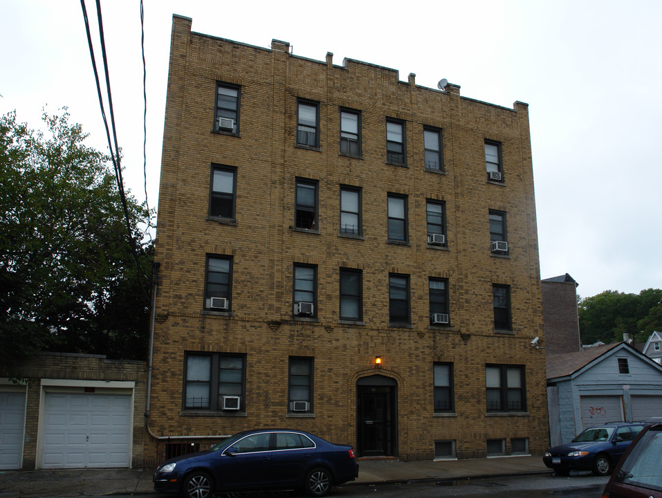 15 Radford St in Yonkers, NY - Building Photo