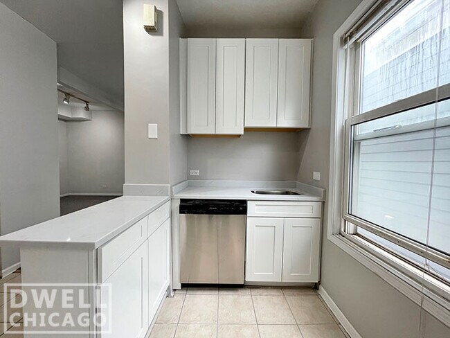 3632 N Hermitage Ave in Chicago, IL - Building Photo - Building Photo