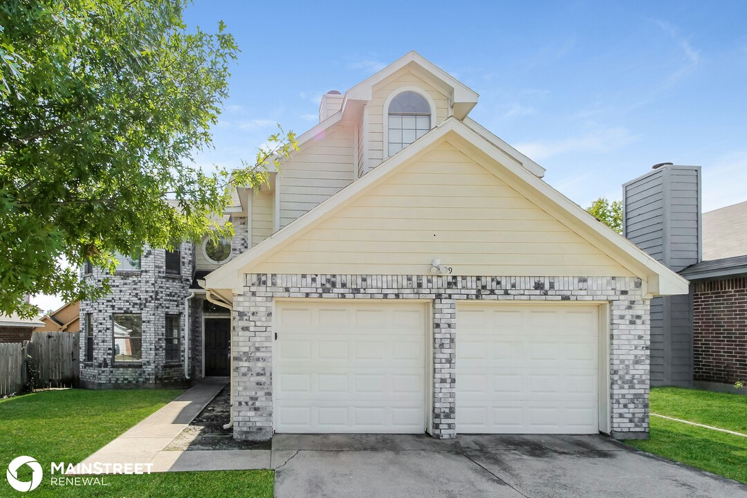 909 Turner Ct in Cedar Hill, TX - Building Photo