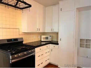 3311 Xenophon St in San Diego, CA - Foto de edificio - Building Photo