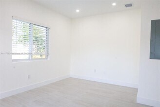 1795 NW 47th St in Miami, FL - Building Photo - Building Photo