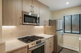 30 Hillside Terrace in White Plains, NY - Building Photo - Building Photo