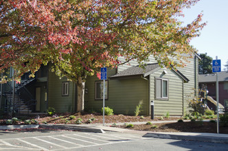 Montebello Apartments in Wilsonville, OR - Building Photo - Building Photo