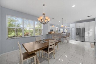 2104 Country Golf Dr in Wellington, FL - Building Photo - Building Photo