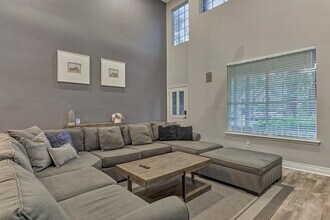 18 Heather Wisp Ct in The Woodlands, TX - Building Photo - Building Photo