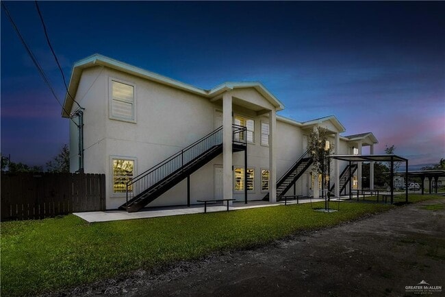 418 N 3rd St, Unit 5 in Donna, TX - Foto de edificio - Building Photo