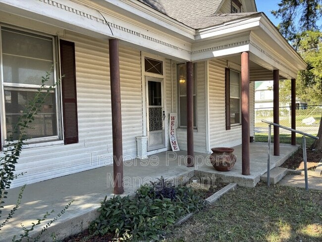 1900 S Jennings Ave in Fort Worth, TX - Building Photo - Building Photo