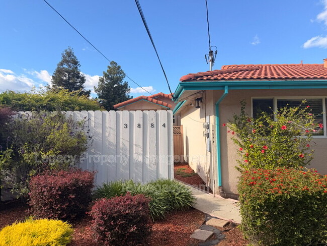 3884 Bayview Cir in Concord, CA - Building Photo - Building Photo