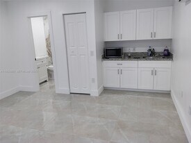 11821 SW 187th Terrace in Miami, FL - Building Photo