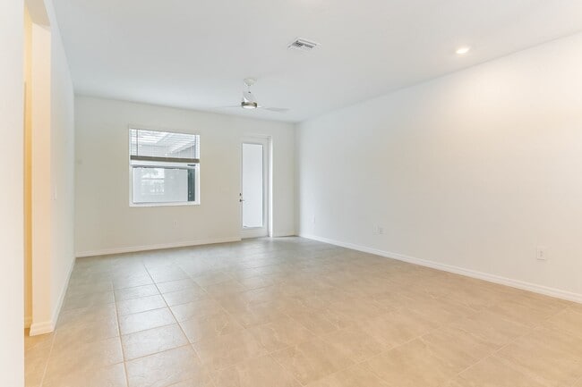 1929 Transom Ln in Sarasota, FL - Building Photo - Building Photo