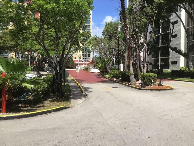 property at 17021 N Bay Rd