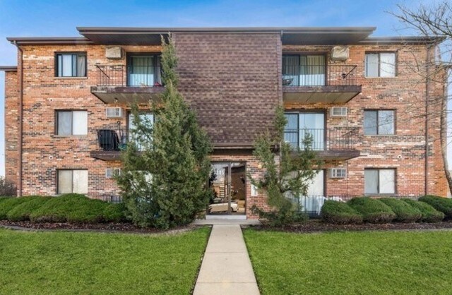 7305 Tiffany Dr in Orland Park, IL - Building Photo