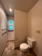 10522 Lake City Way NE in Seattle, WA - Building Photo - Building Photo