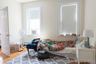 19 Fairbanks St in Brookline, MA - Building Photo - Building Photo