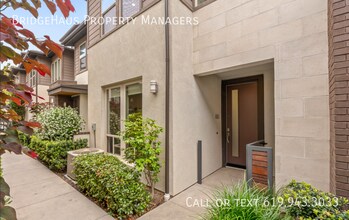 2428 Aperture Cir in San Diego, CA - Building Photo - Building Photo