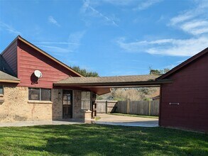 807 Poppets Way in Crosby, TX - Building Photo - Building Photo