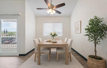 1811 E Grand Ave, Unit Unit 158 in Escondido, CA - Building Photo - Building Photo