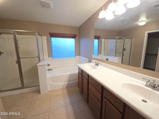 15453 W Jenan Dr in Surprise, AZ - Building Photo - Building Photo