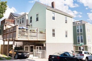 2 Dixfield St in Boston, MA - Building Photo