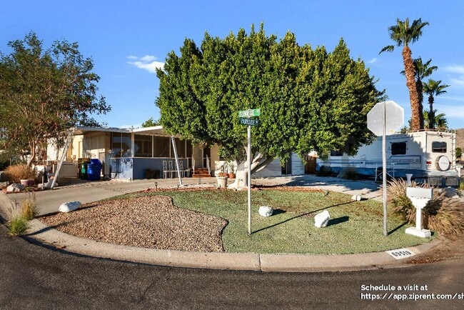 69510 Parkside Dr in Desert Hot Springs, CA - Building Photo - Building Photo