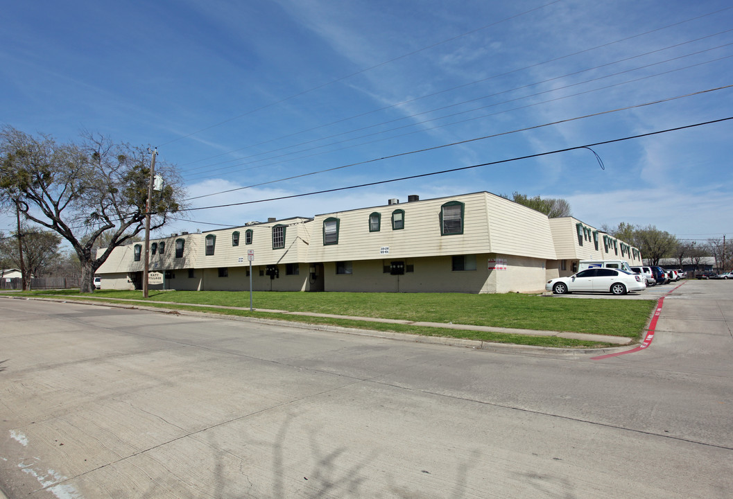 Katy Village in Irving, TX - Building Photo