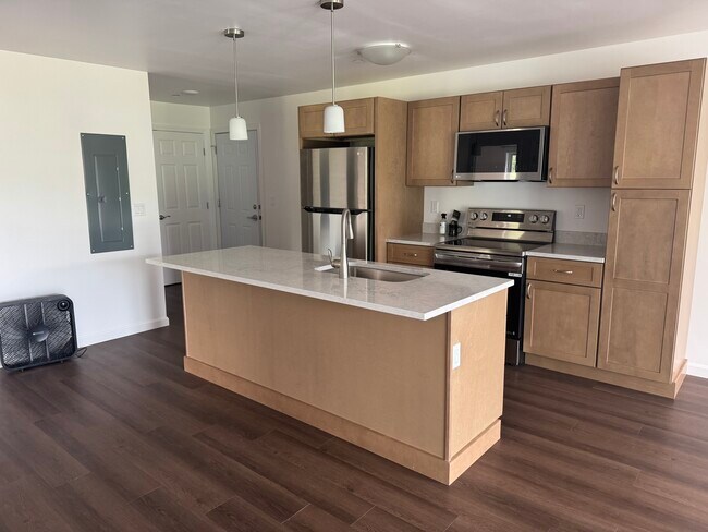 3 Kana Ln, Unit 205 in Essex Junction, VT - Building Photo - Building Photo