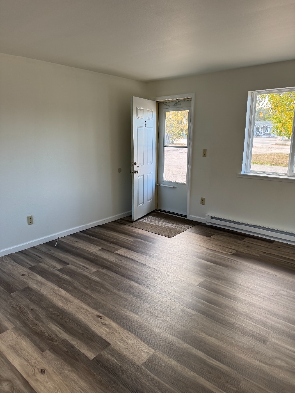 3850 N Shore Dr in Menominee, MI - Building Photo - Building Photo