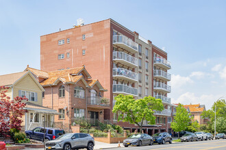 1560 W 6th St in Brooklyn, NY - Foto de edificio - Building Photo