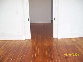 914 N Salina St, Unit Apt #1 in Syracuse, NY - Building Photo