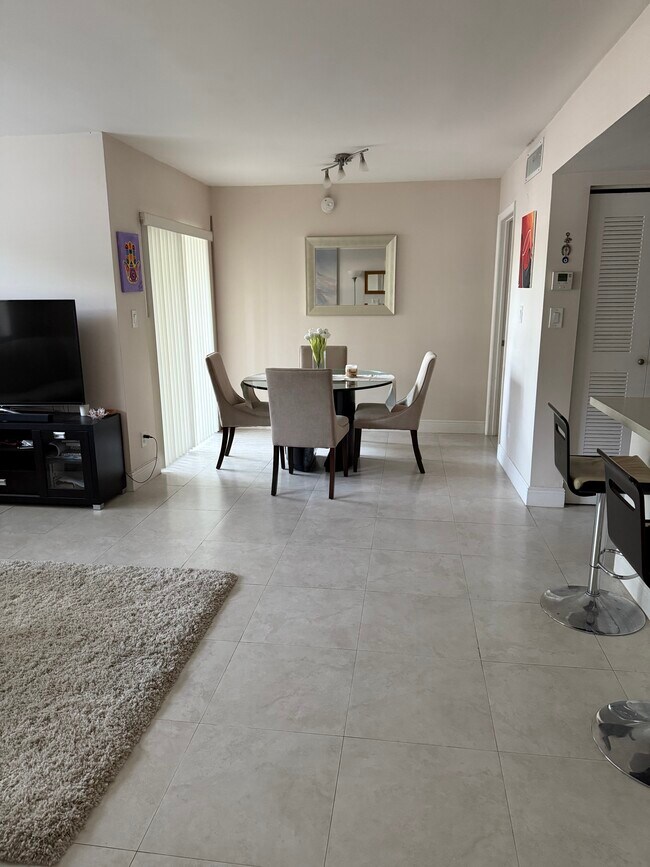 610 S Park Rd in Hollywood, FL - Building Photo - Building Photo